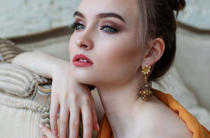  The Benefits of Active Listening in Online Modeling – What Should You Do?