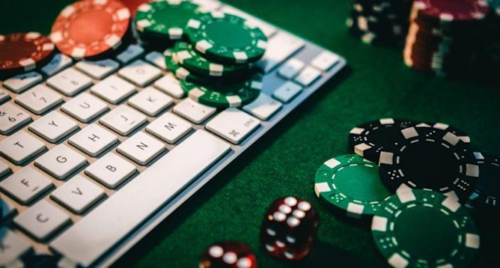  Benefits Of Playing Online Slots From Home