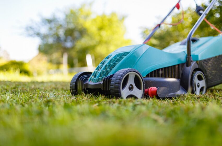  How Battery-Powered Equipment is Revolutionizing Turf Care 