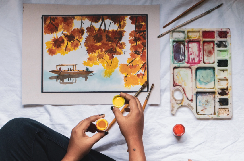 Why Is It a Good Idea for Artist to Sell Products of Their Art?