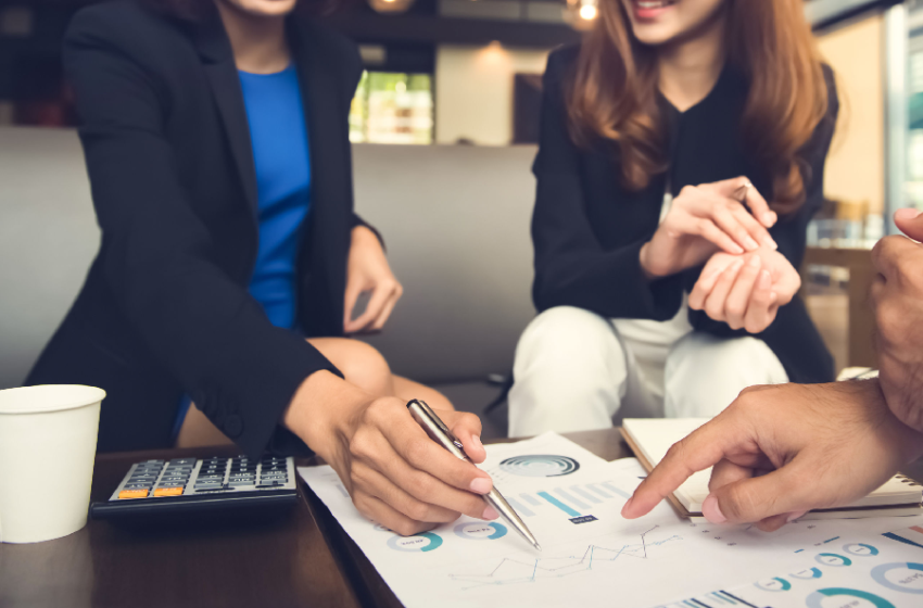 When Should You Hire a Financial Advisor?
