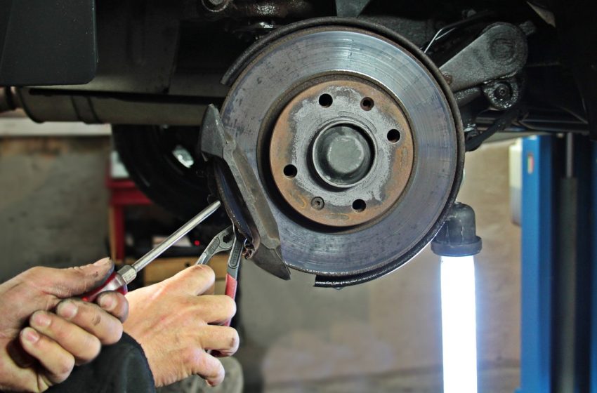  Should You Replace All 4 Brake Pads At Once?