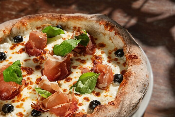  Group Celebrations in Hercules: How Dessert Completes the Pizza Experience